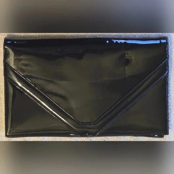 Handbags - Lovely Vintage Black Patent Clutch Purse